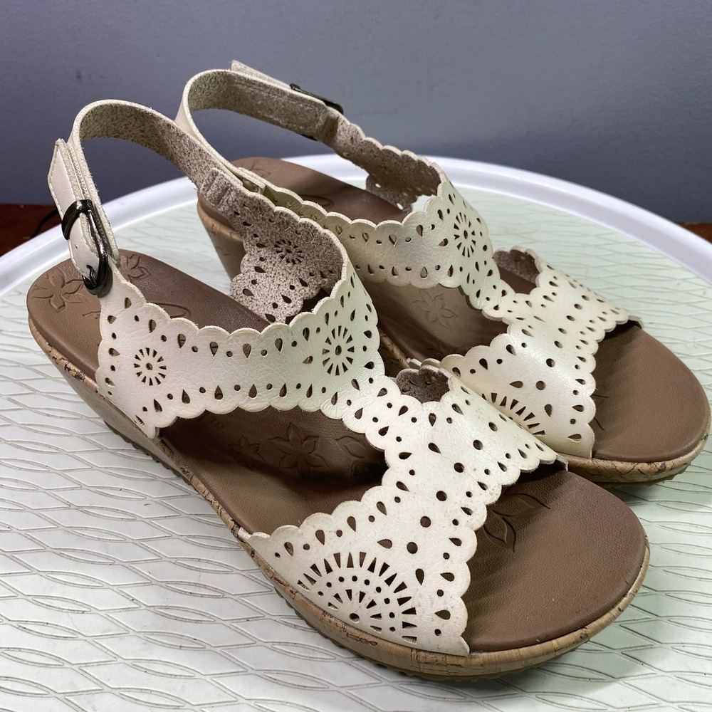 Womens'‎ Skechers Cali Beverlee Easy To Adore Ivory Sandals Sz. 8 EUC